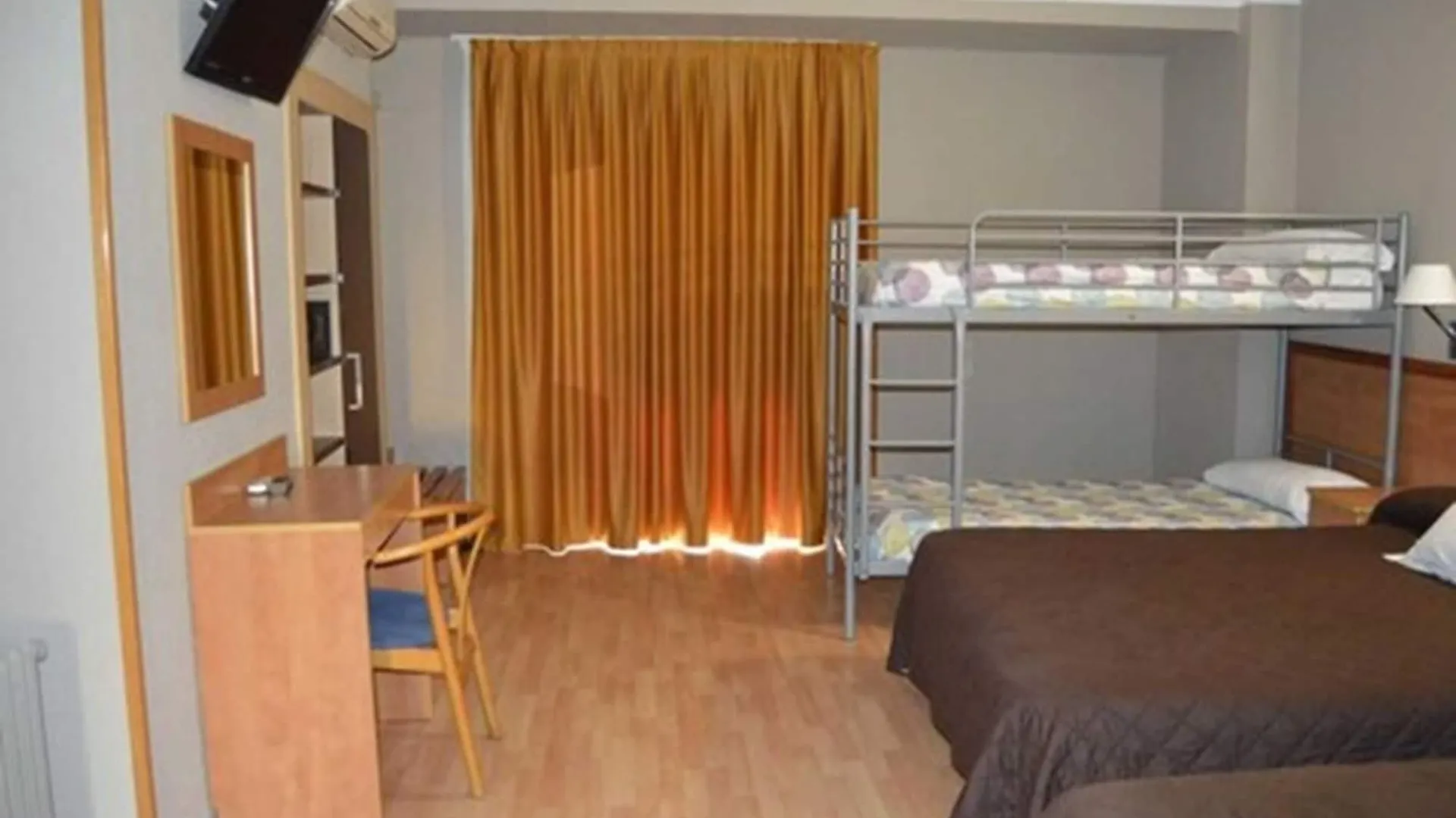 Hotel Ciutadella Roses 2*,  Spain